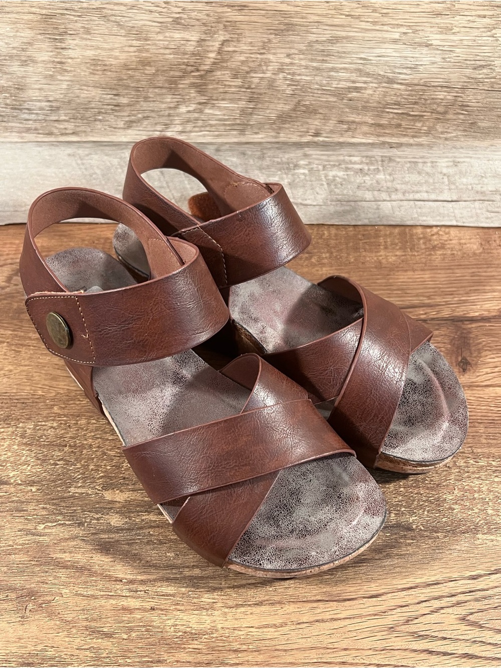 Pierre Dumas Brown Leather-Look Crisscross Sandals